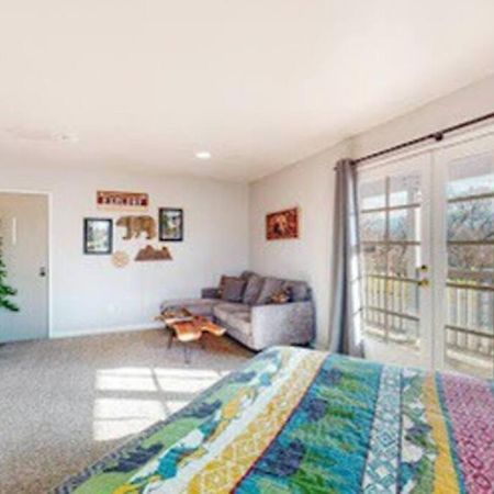 Couples Hideout In Heart Of Oakhurst Exteriör bild