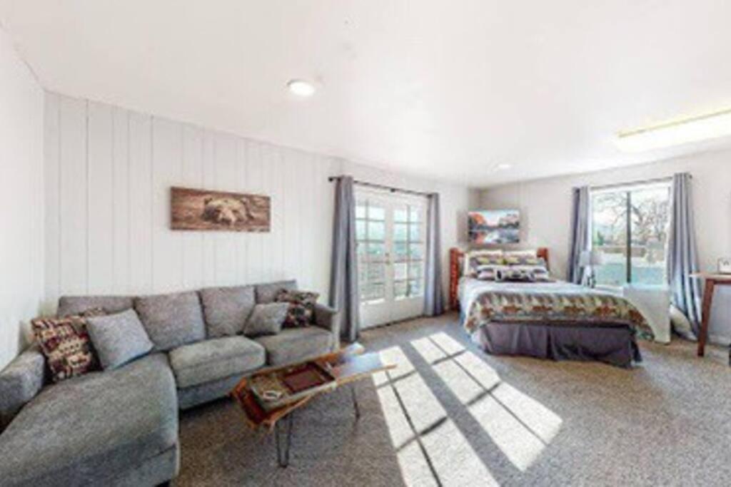 Couples Hideout In Heart Of Oakhurst Exteriör bild